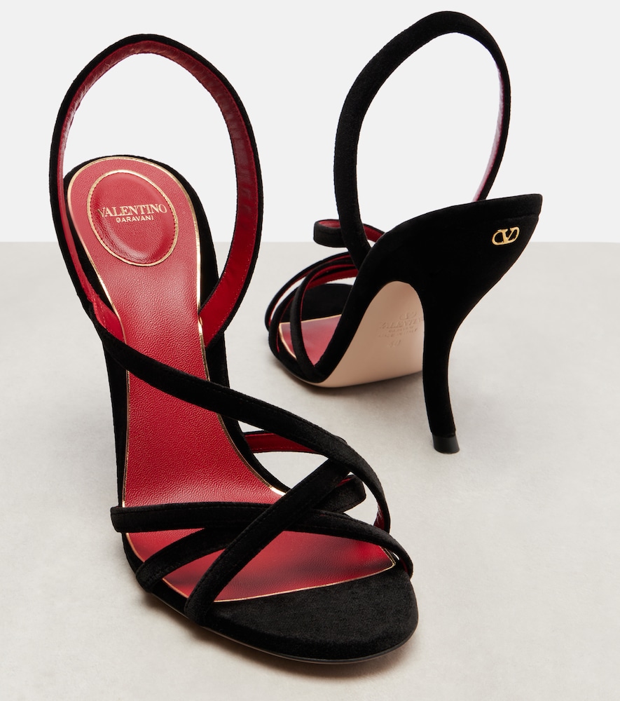 Garavani Fetishique 105 Velvet Slingback Sandals