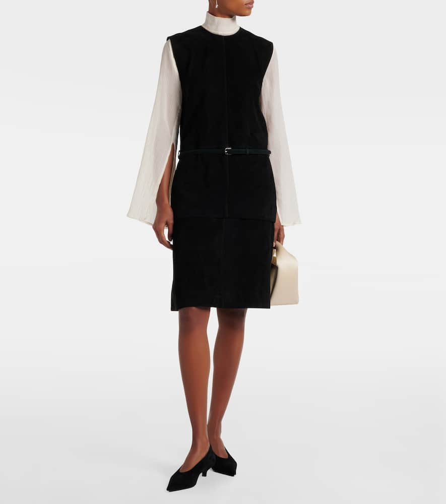 Totême Sharp Suede Kitten Pumps Black In Black