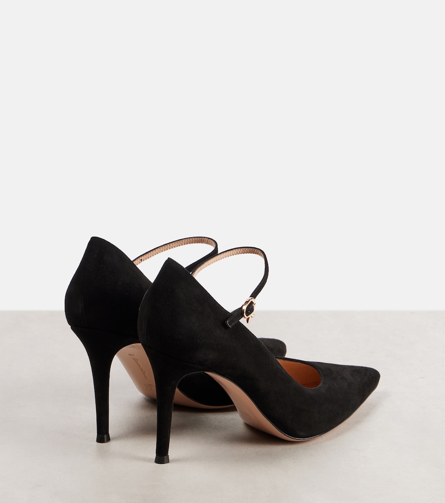 Suede Pumps
