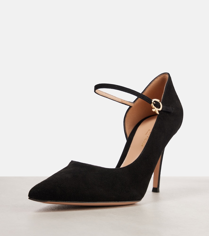 Suede Pumps