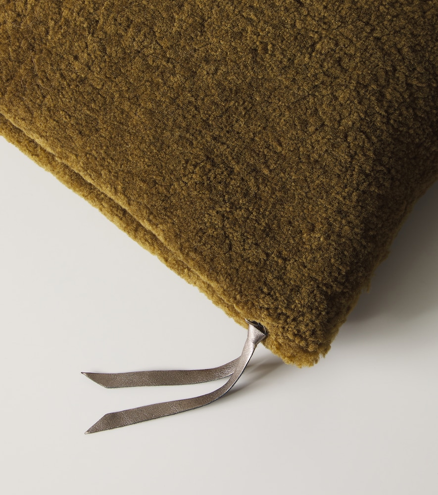  Maison De Vacances Maison De Vacances Shearling Cushion 