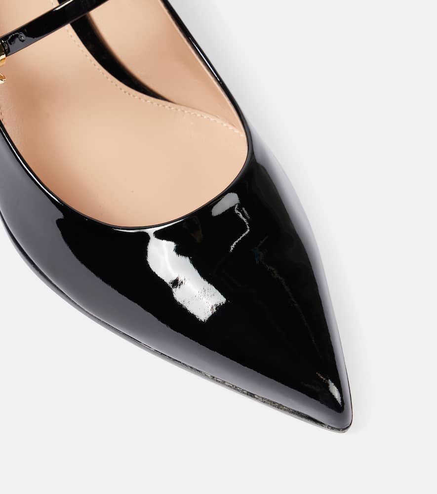 Gianvito Rossi Pumps In Black