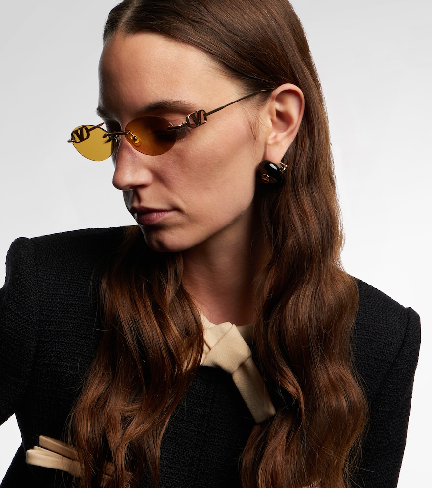  Valentino Valentino Bejewelled Vlogo Oval Sunglasses 