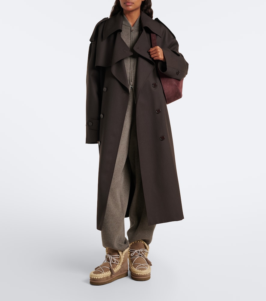 18 Shearling-Lined Suede Lace-Up Boots