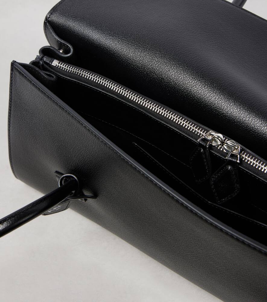 Alaïa Le Teckel Leather Shoulder Bag In Black