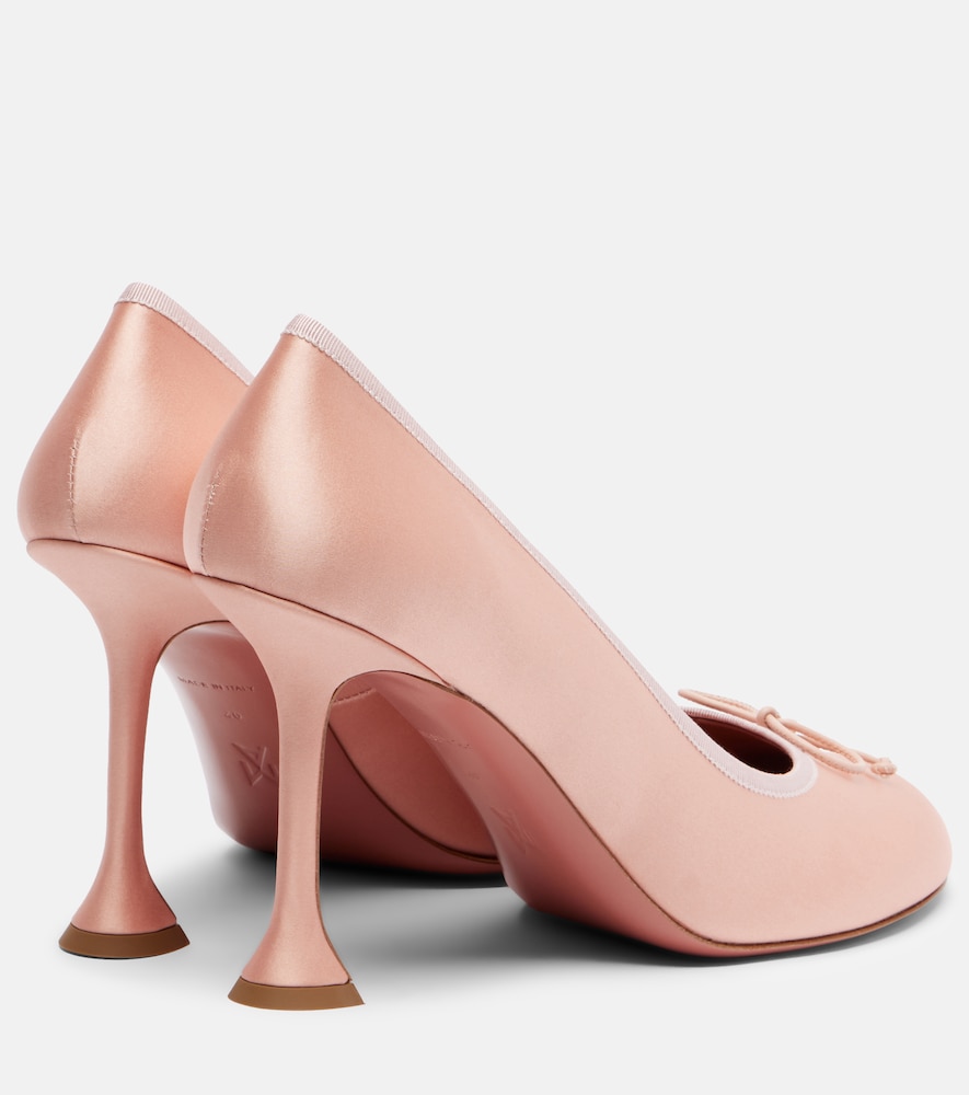  Amina Muaddi Amina Muaddi Pumps Lila 95 Aus Satin 