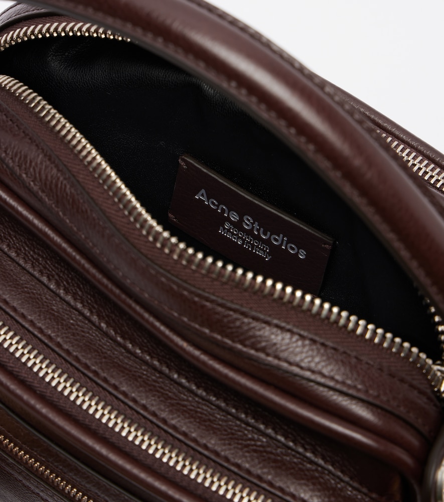  Acne Studios Acne Studios Henkeltasche Camero Kit Aus Leder 