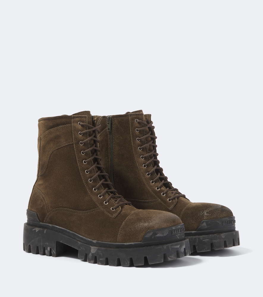 Schnürstiefel Strike aus Veloursleder