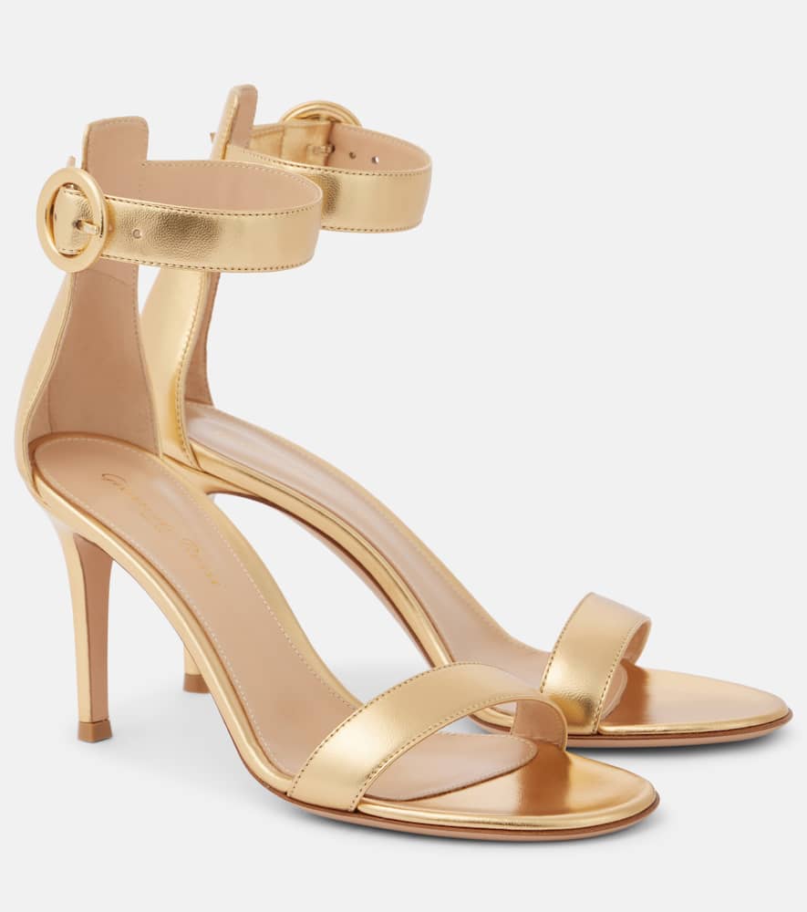 https://img.mytheresa.com/1000/1000/95/jpeg/catalog/product/60/P00999251.jpg