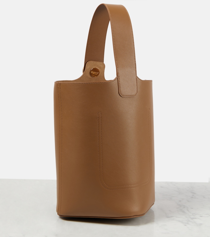 Pebble Medium Leather Bucket Bag