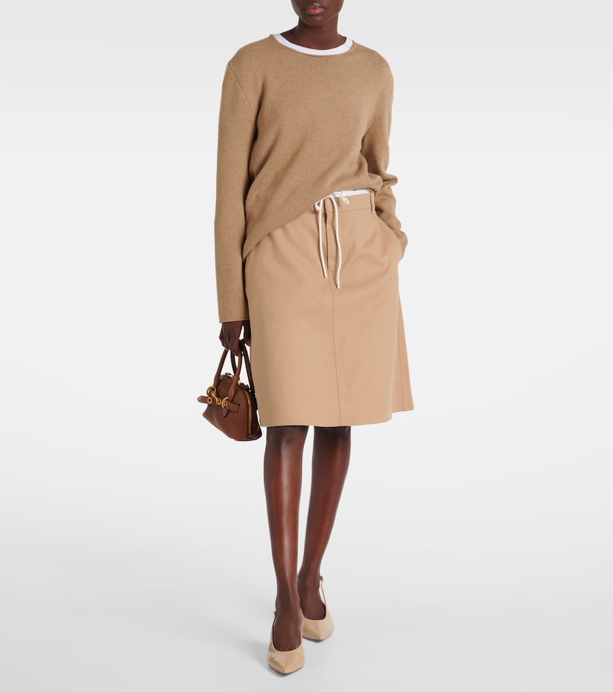 Vince Layered Cotton Twill Midi Skirt In Neutral