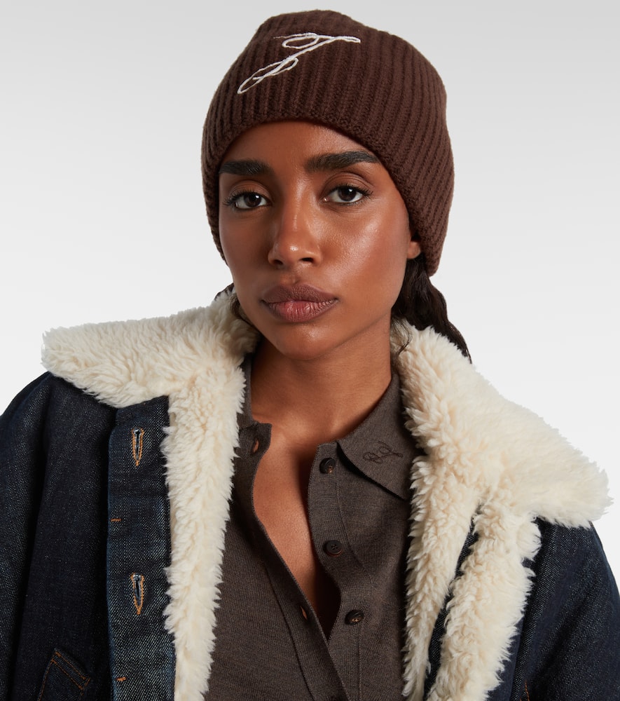 Jacquemus Espiral Logo Wool Beanie In Brown