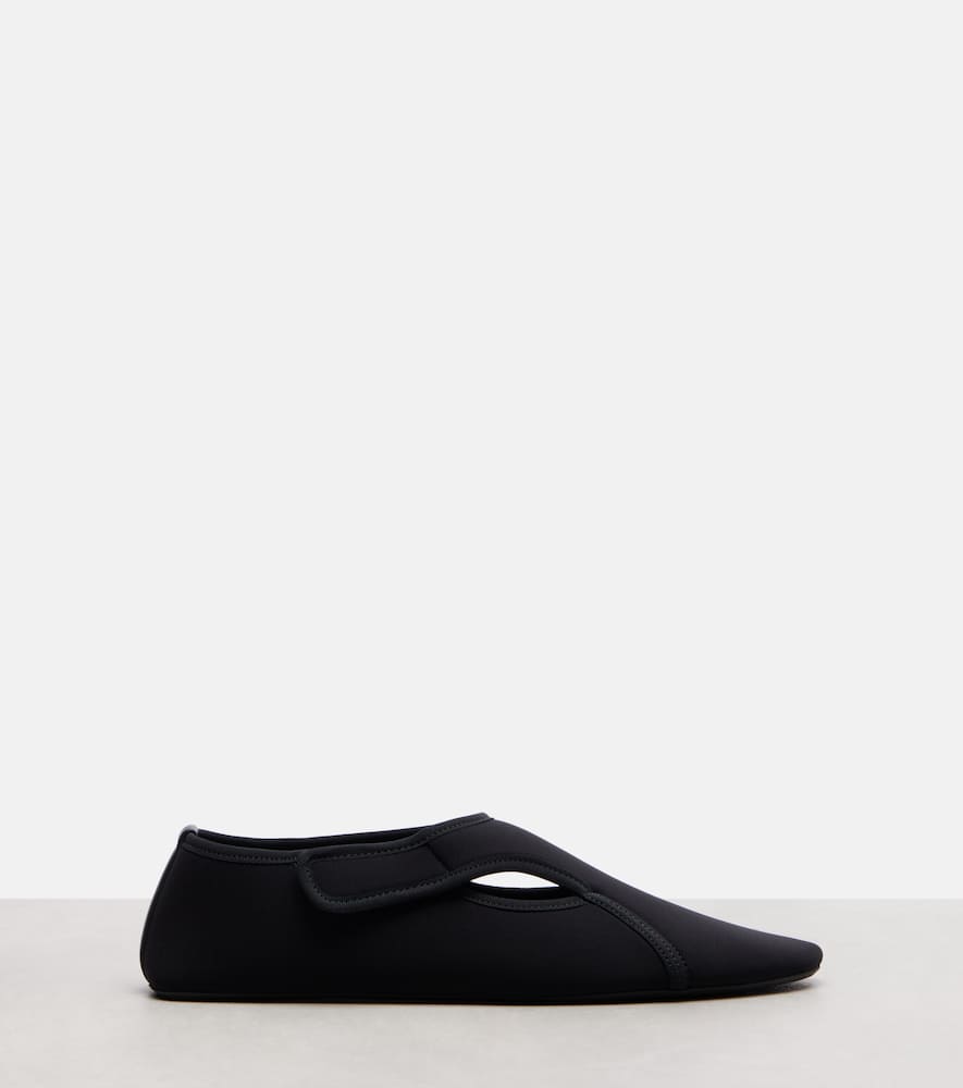 Alaïa Flex Leather-trimmed Ballet Flats In Black