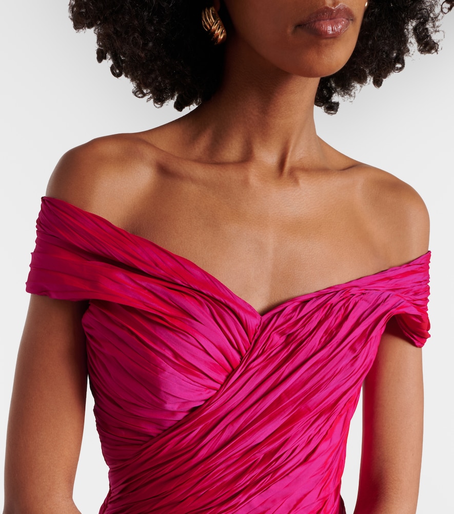  Marmar Halim Marmar Halim Off-shoulder-robe 