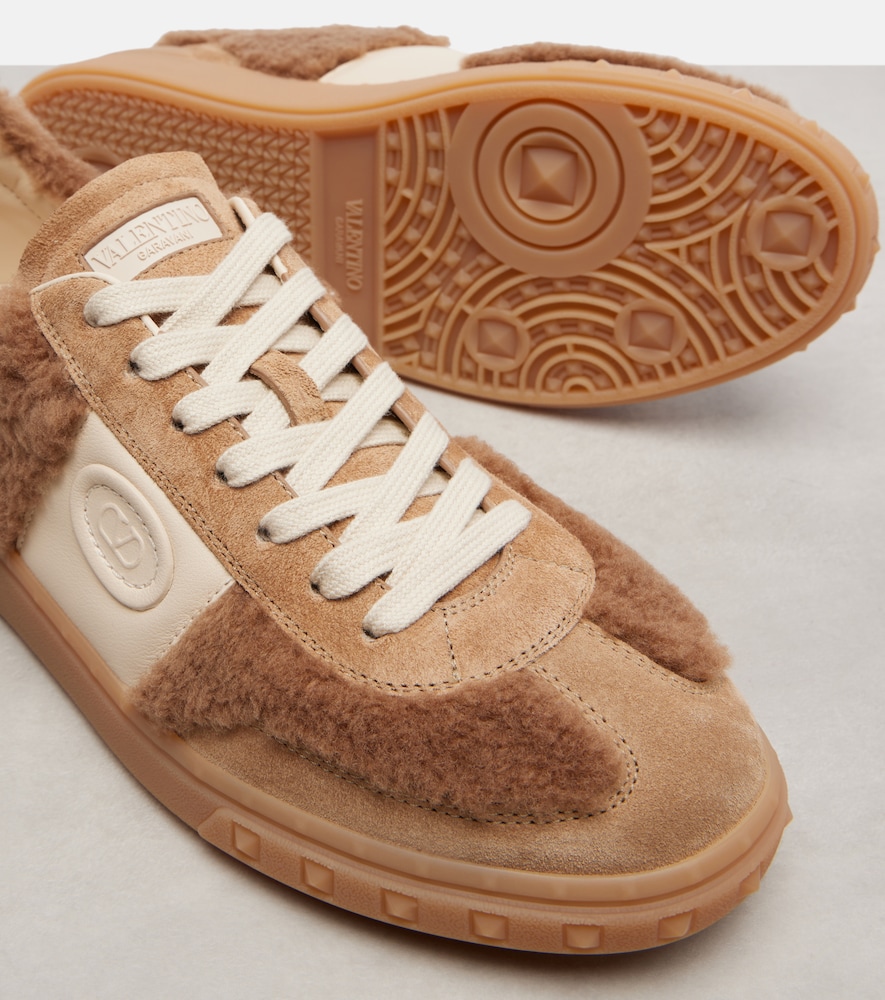  Valentino Garavani Valentino Garavani Sneakers Upvillage Aus Veloursleder 