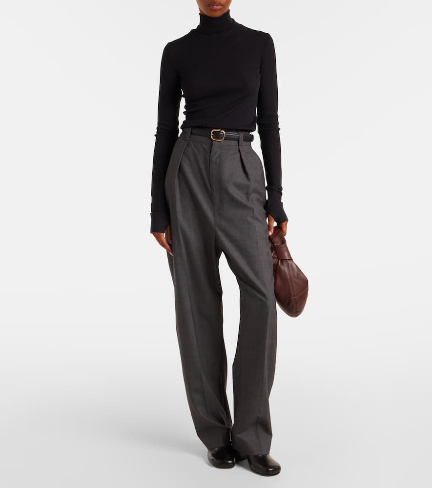 Lemaire Wool Turtleneck Top In Black