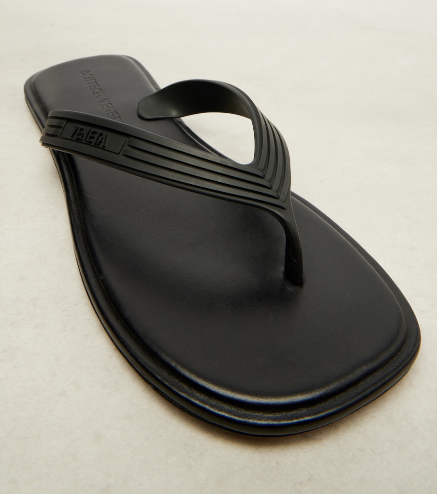  Bottega Veneta Bottega Veneta Sampieri Thong Sandals 