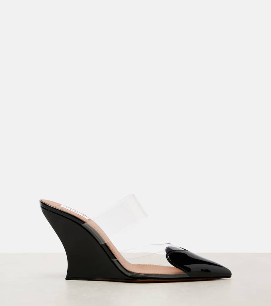 Alaïa Le Caur 90 Patent Leather Wedge Mules In Black