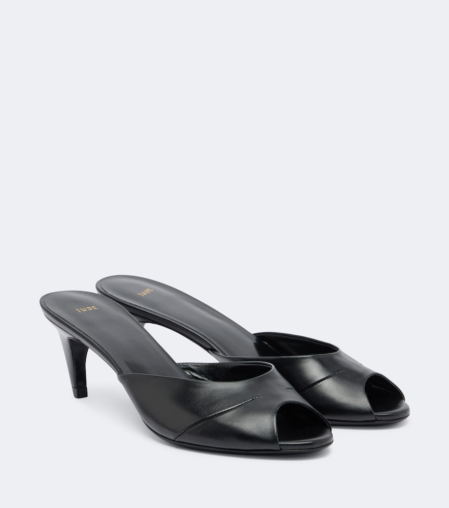 Mules Cave aus Leder