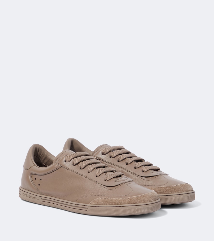 DolceGabbana Baskets Saint Tropez en cuir 385 €