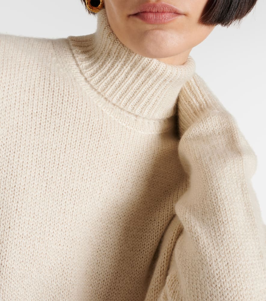 Gabriela Hearst Madden Turtleneck Cashmere Sweater In Weiss