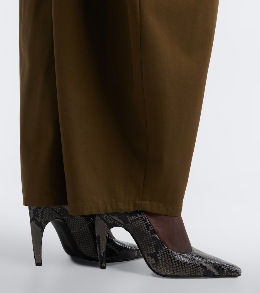 Fame Snake-Effect Pumps