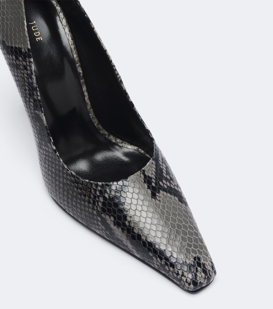 Fame Snake-Effect Pumps