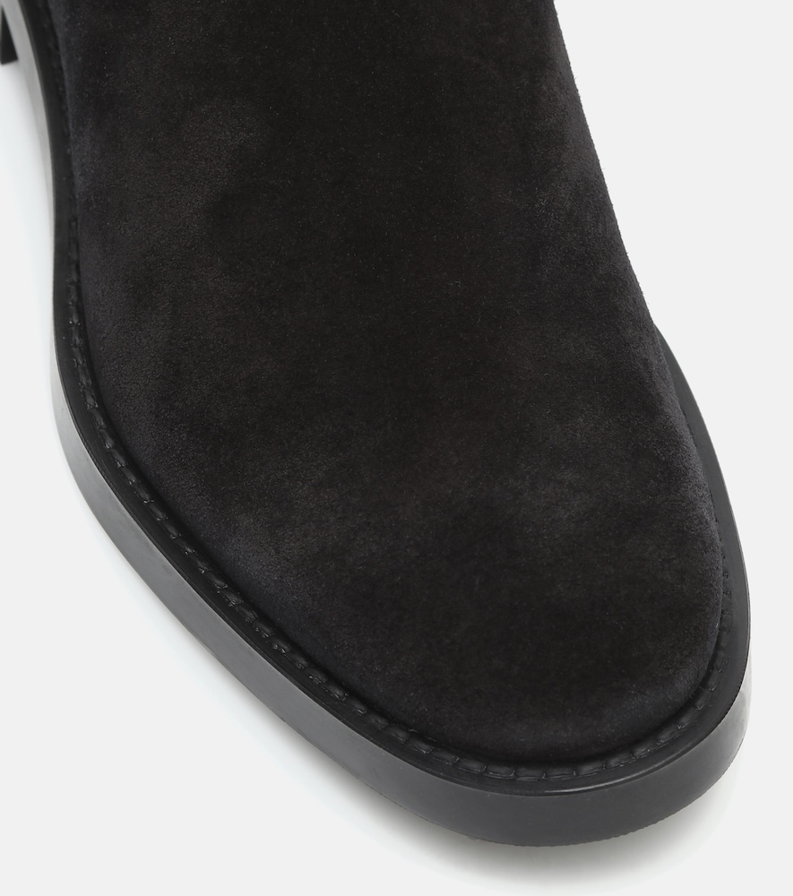  Tod's Tod's Suede Chelsea Boots 