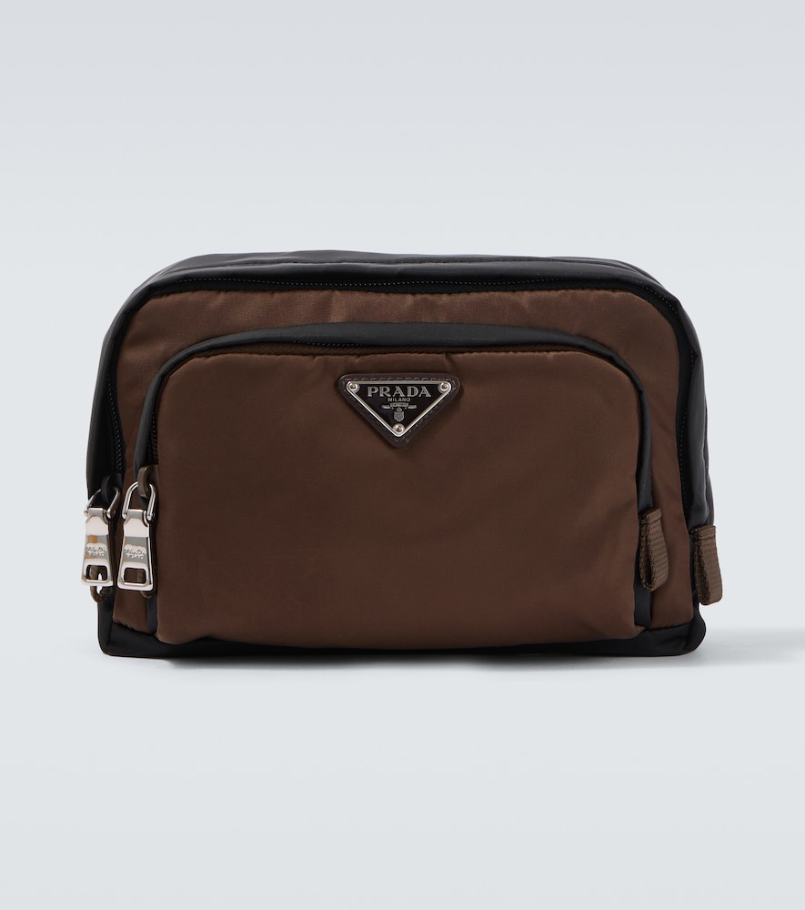 Prada Pochette en Re-Nylon 790 €