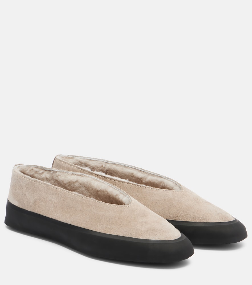 Le Monde Beryl Le Monde Béryl Apres Ski Shearling-lined Suede Flats In White