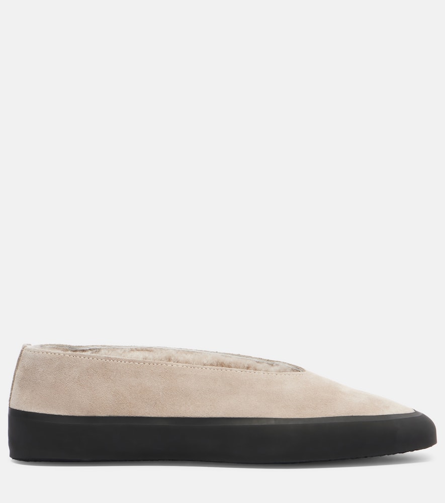 Le Monde Beryl Le Monde Béryl Apres Ski Shearling-lined Suede Flats In White