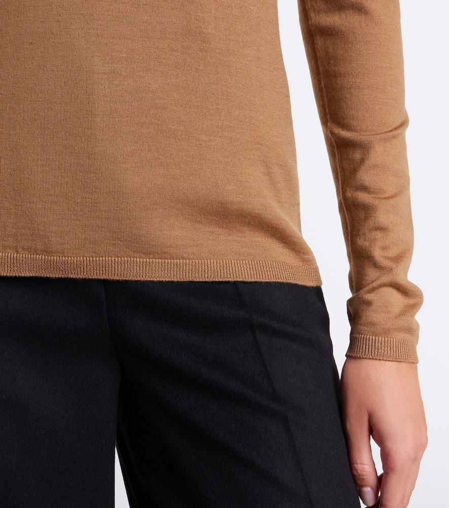 Virgin Wool Turtleneck Sweater