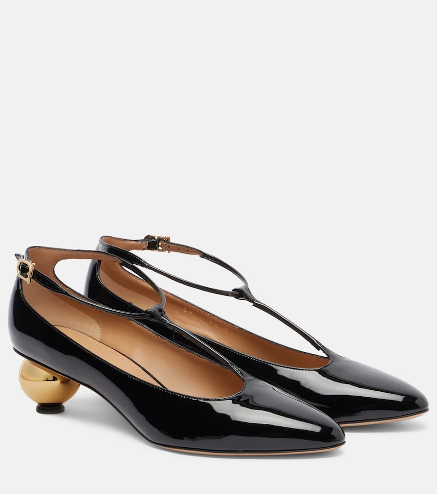 Ferragamo Pointed Toe Pumps With Spherical Heel Design In Black