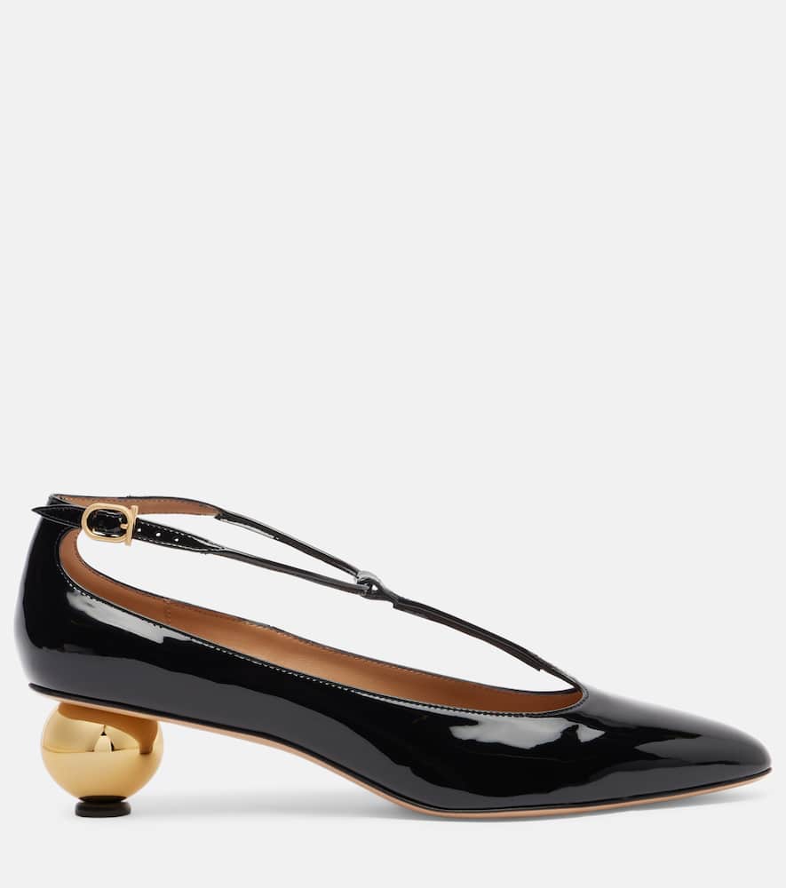 Ferragamo Pointed Toe Pumps With Spherical Heel Design In Black