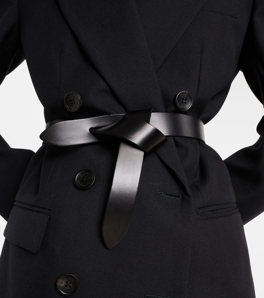 ウエストマークで即スタイルアップ!ISABEL MARANT Lecceベルト ウエストマークで即スタイルアップ!ISABEL MARANT Lecceベルト