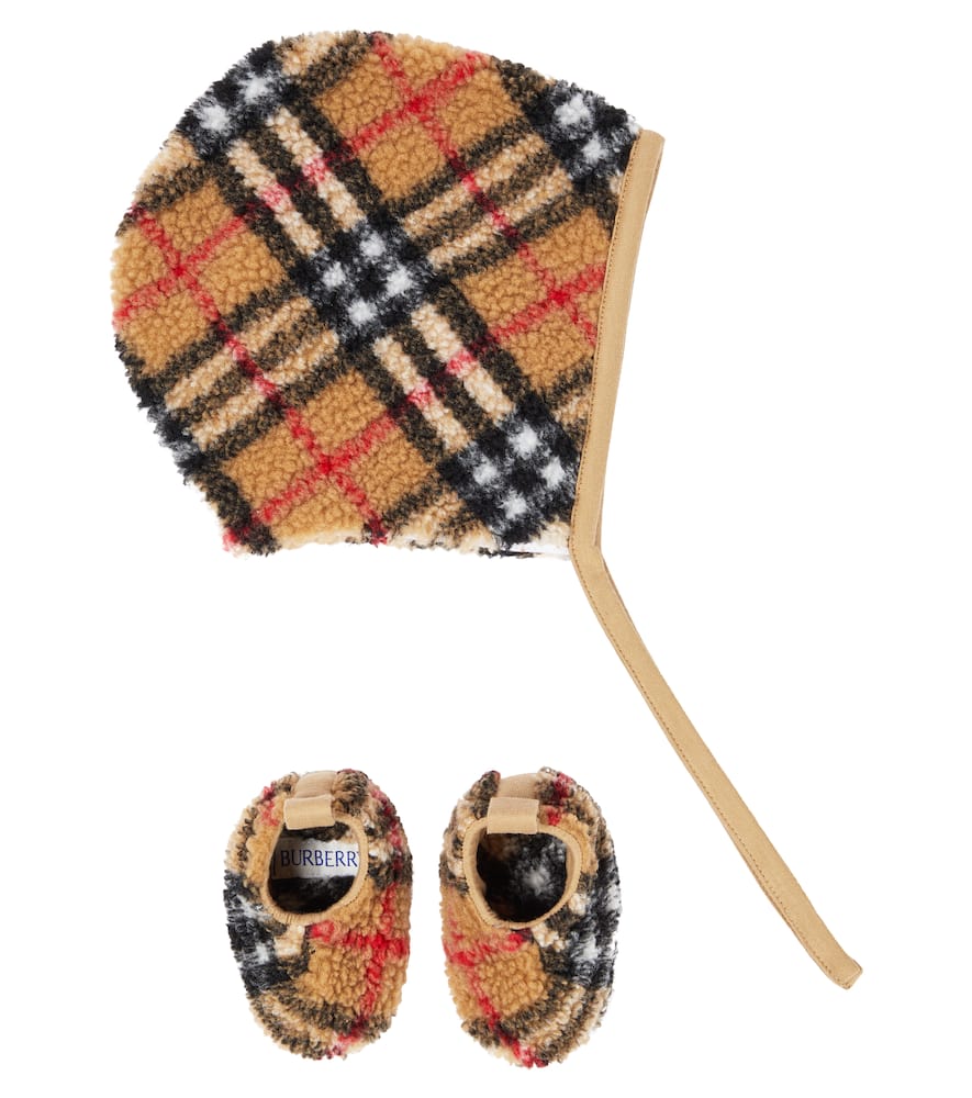 Burberry Kids Baby Burberry Check hat and booties set
