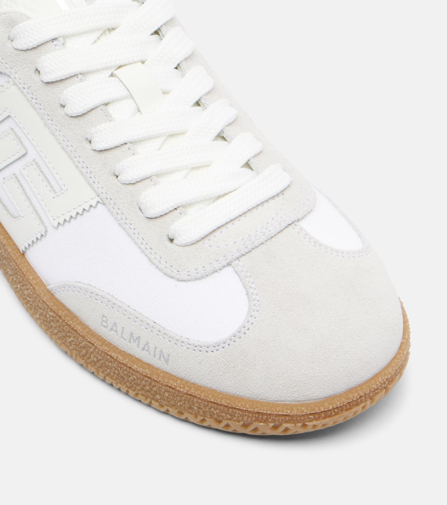 Balmain Swan Low-top Sneakers With Suede Accents In Gray