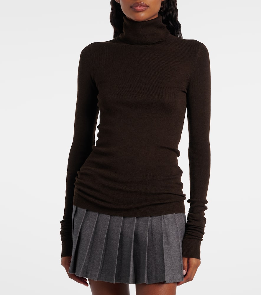 The Frankie Shop Utica Thin Wool And Silk Turtleneck Sweater In Brown