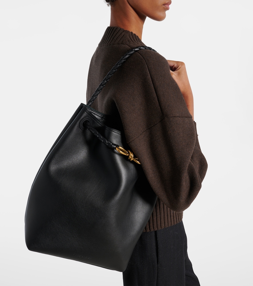 Bottega Veneta Andiamo Small leather bucket bag