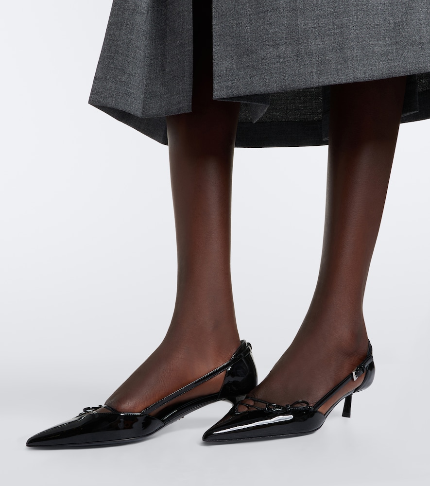 Bow-Detail Pumps