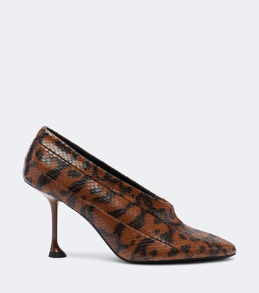 Tee Snake-Effect Pumps