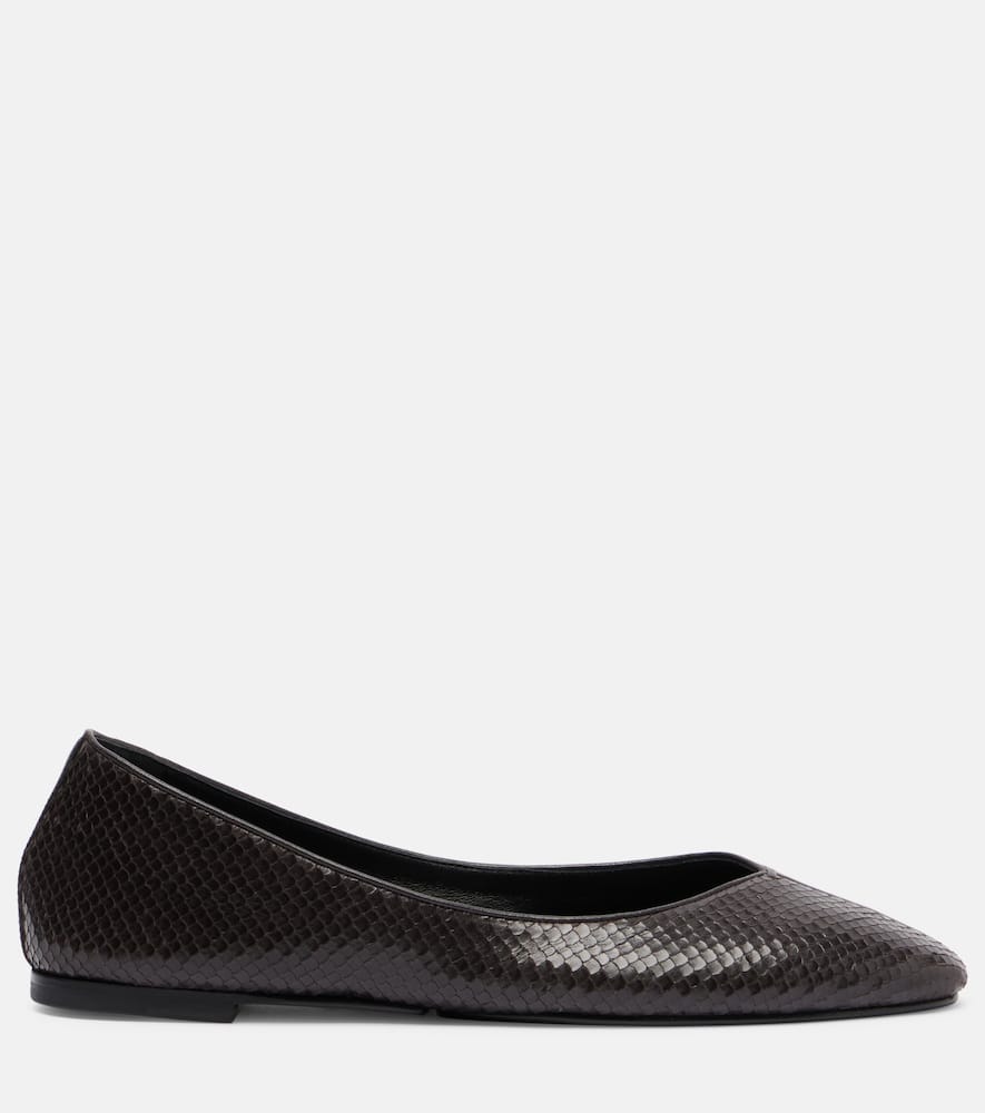 Jacquemus Oval Ballerina Shoes Textured Design In Brown