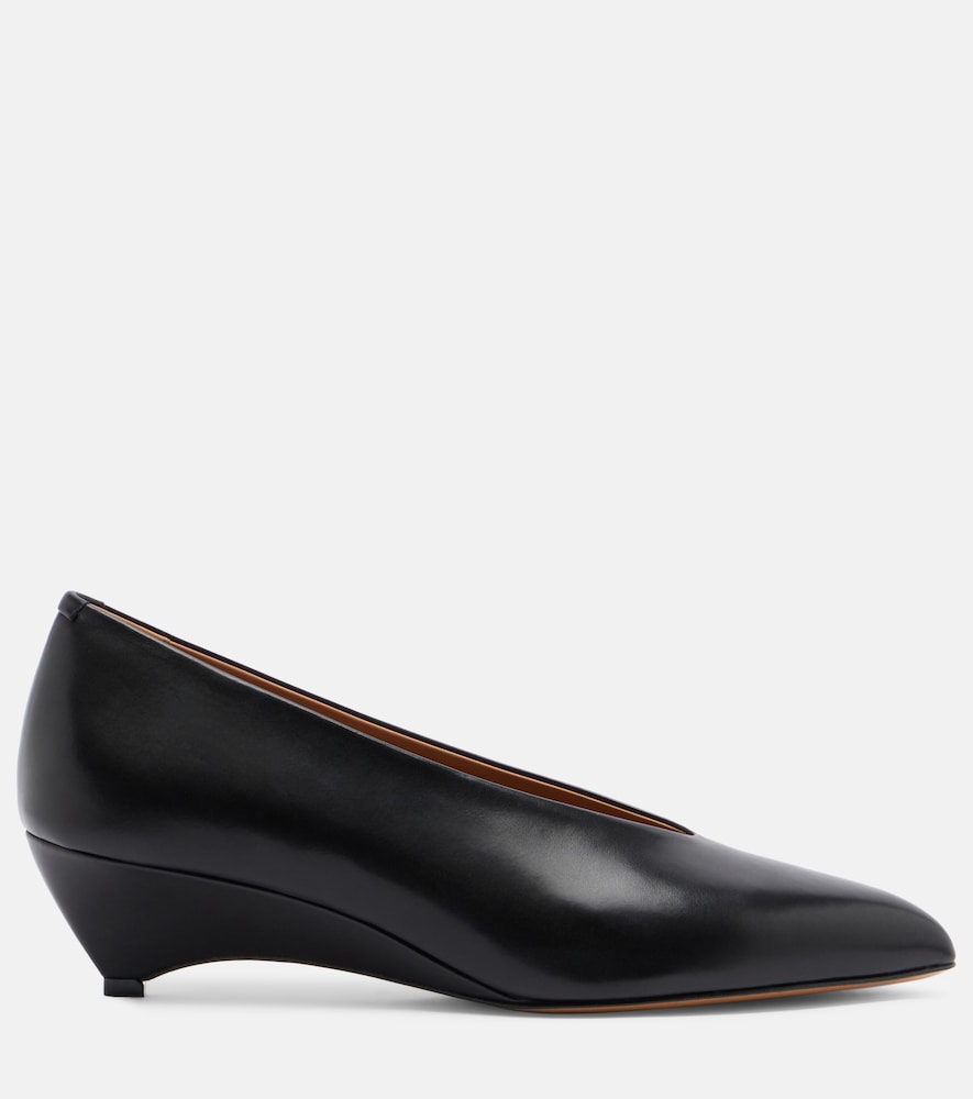 Arc Leather Pumps
