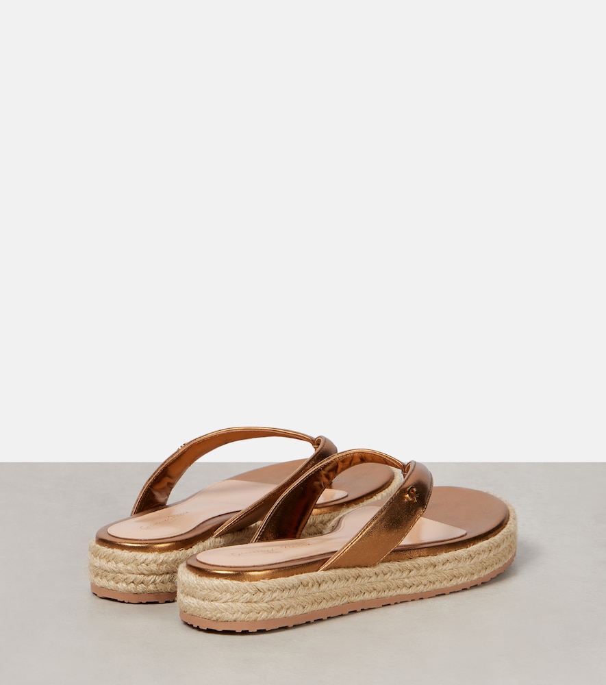  Gianvito Rossi Gianvito Rossi Metallic Leather Thong Sandals 