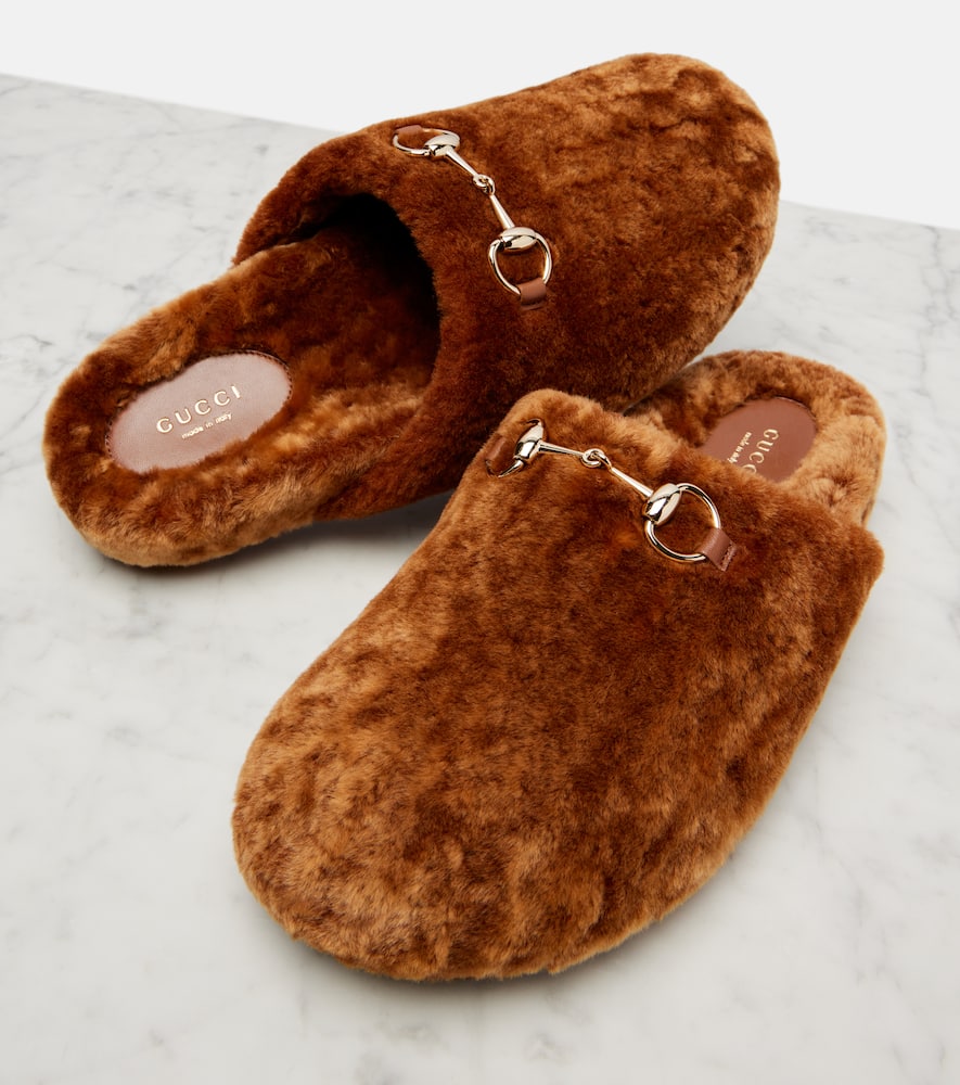 Gucci Sol Horsebit Shearling Clogs In Brown