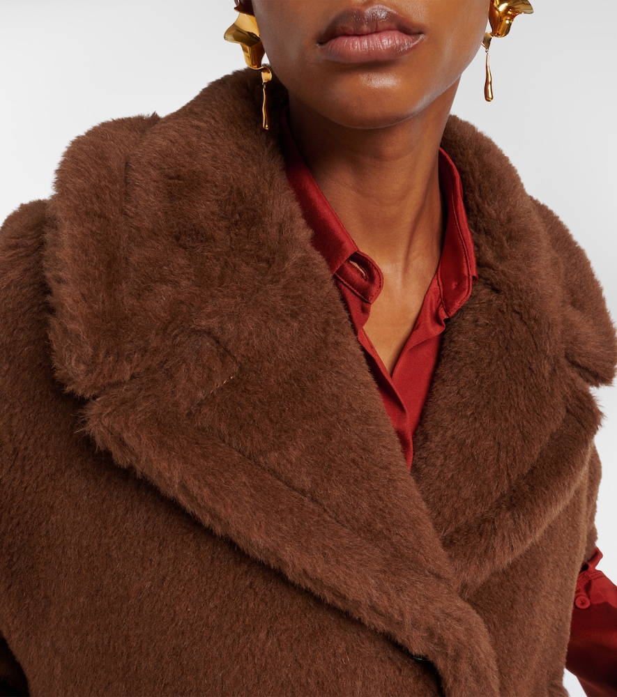 Corvino Teddy Cape