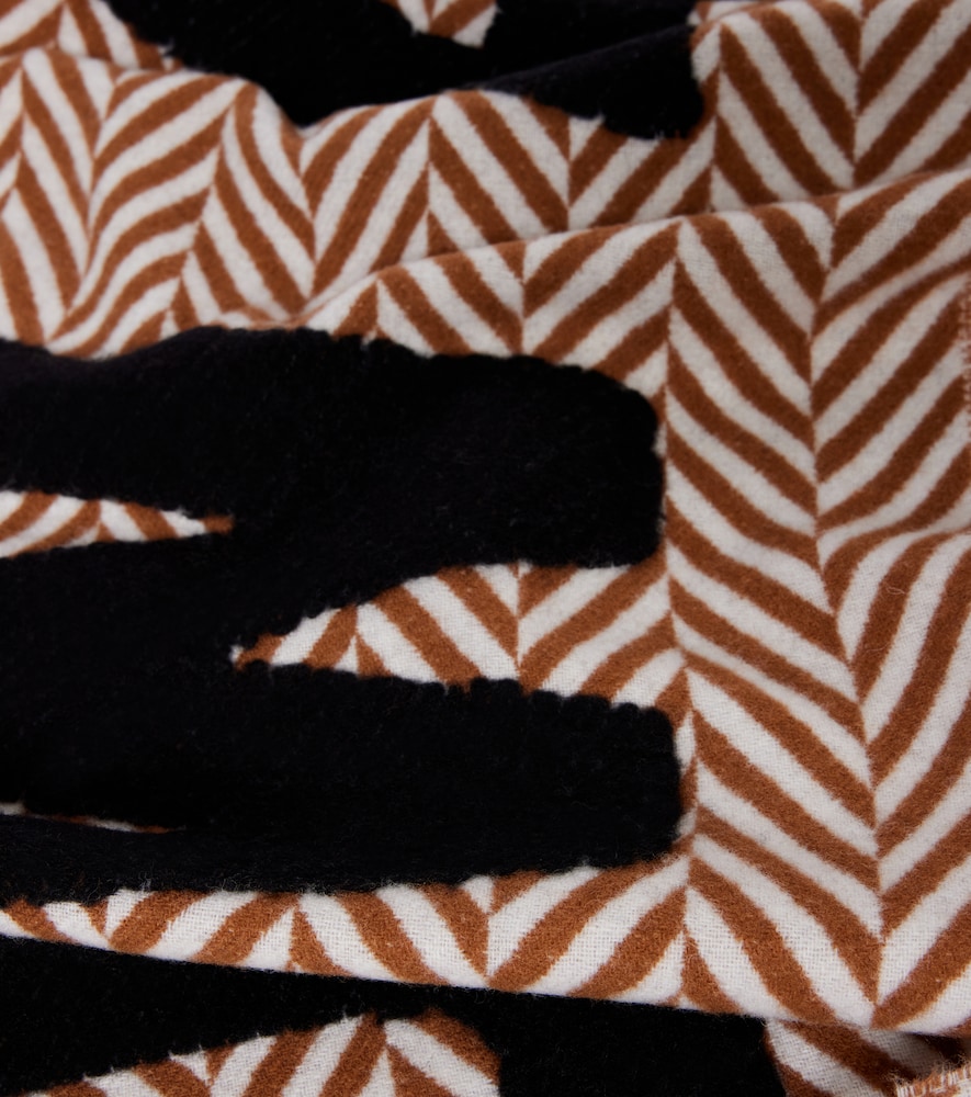  Jw Anderson Jw Anderson Logo Wool And Alpaca-blend Scarf 