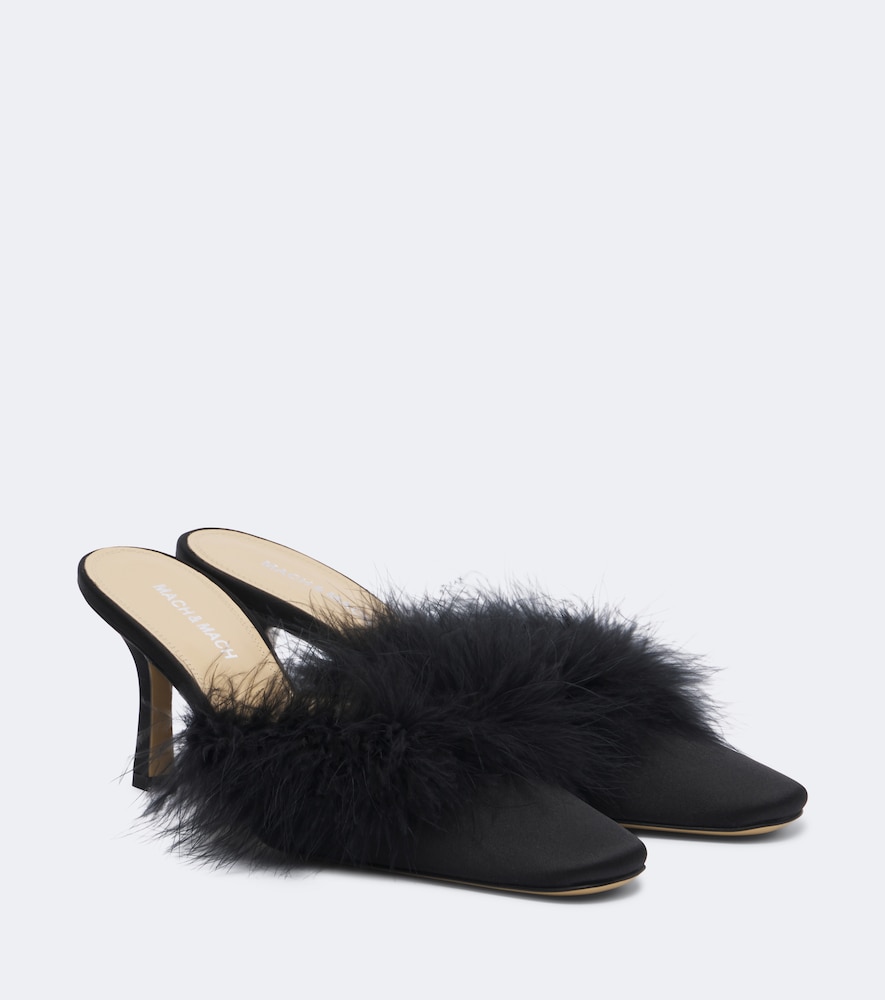 Mules Carolyn aus Satin mit Federn