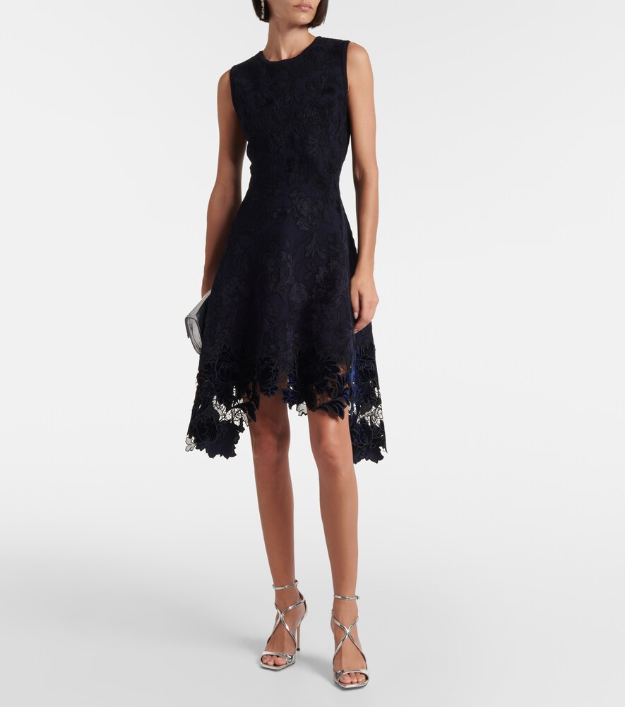 Oscar de la Renta Guipure lace and velvet jacquard gown