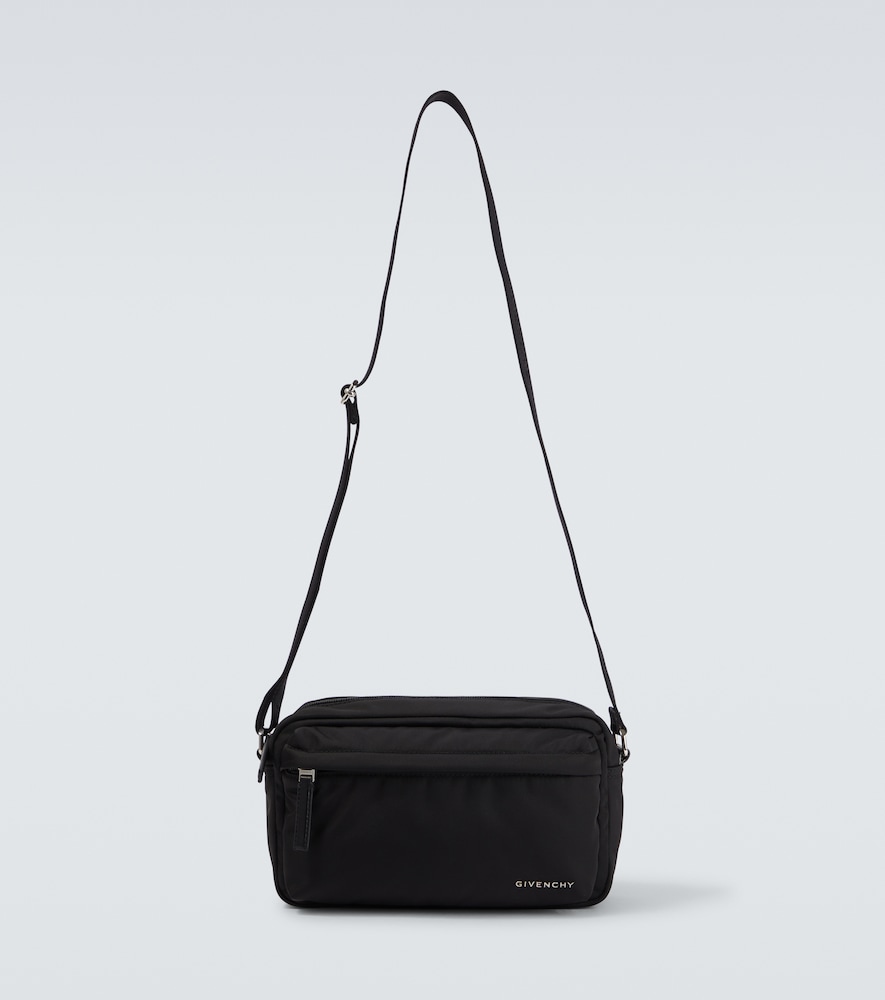 Givenchy Sac bandoulire Essential 820 €